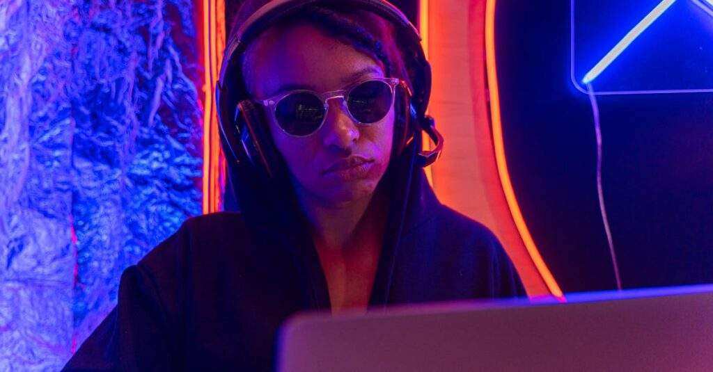 découvrez ce qu'est un spyware, ses fonctions, ses dangers et comment protéger votre appareil contre cette menace invisible. restez informé sur la cybersécurité pour assurer votre vie privée en ligne.