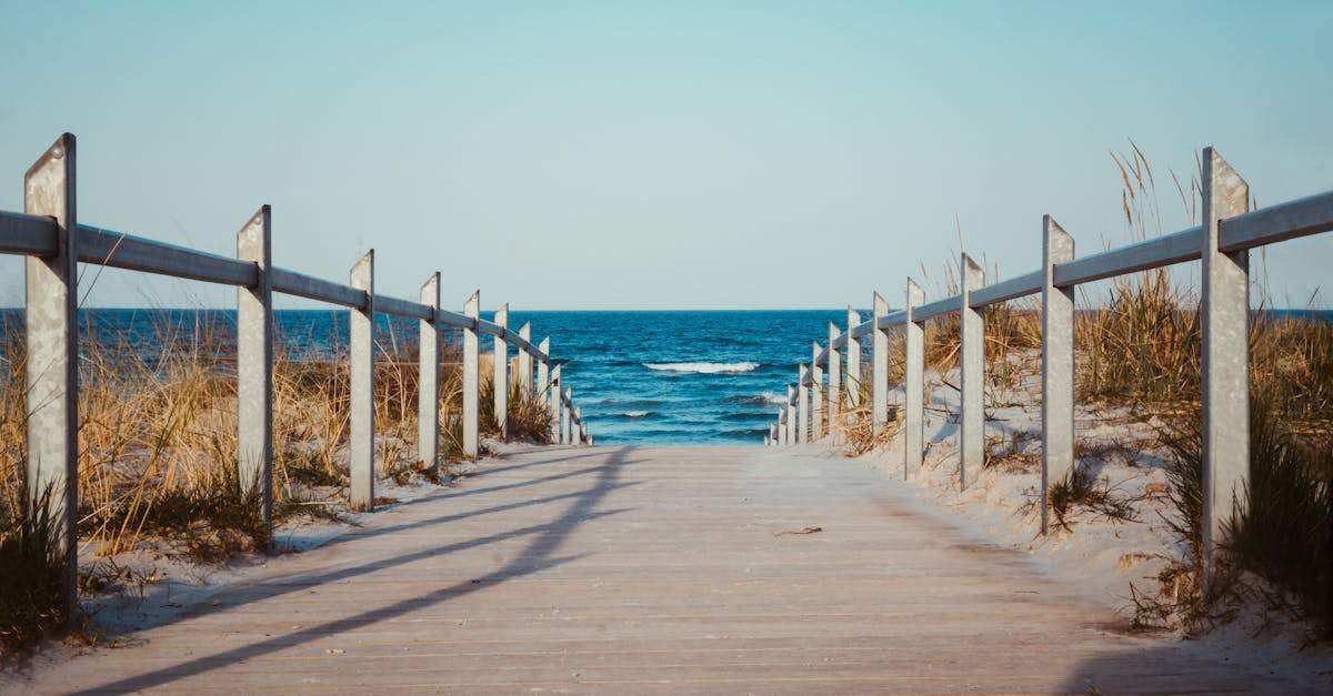 découvrez le waf (web application firewall), une solution essentielle pour protéger vos applications web des attaques malveillantes. apprenez comment le waf peut sécuriser vos données, prévenir les intrusions et garantir la conformité, tout en offrant une performance optimale à votre site.