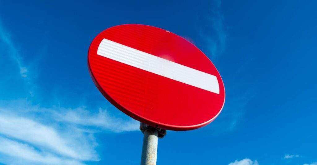 découvrez l'infrastructure as code (iac), une méthode moderne permettant d'automatiser et de gérer vos infrastructures informatiques grâce au code, pour plus de rapidité, de fiabilité et d’évolutivité dans vos déploiements cloud ou sur site.