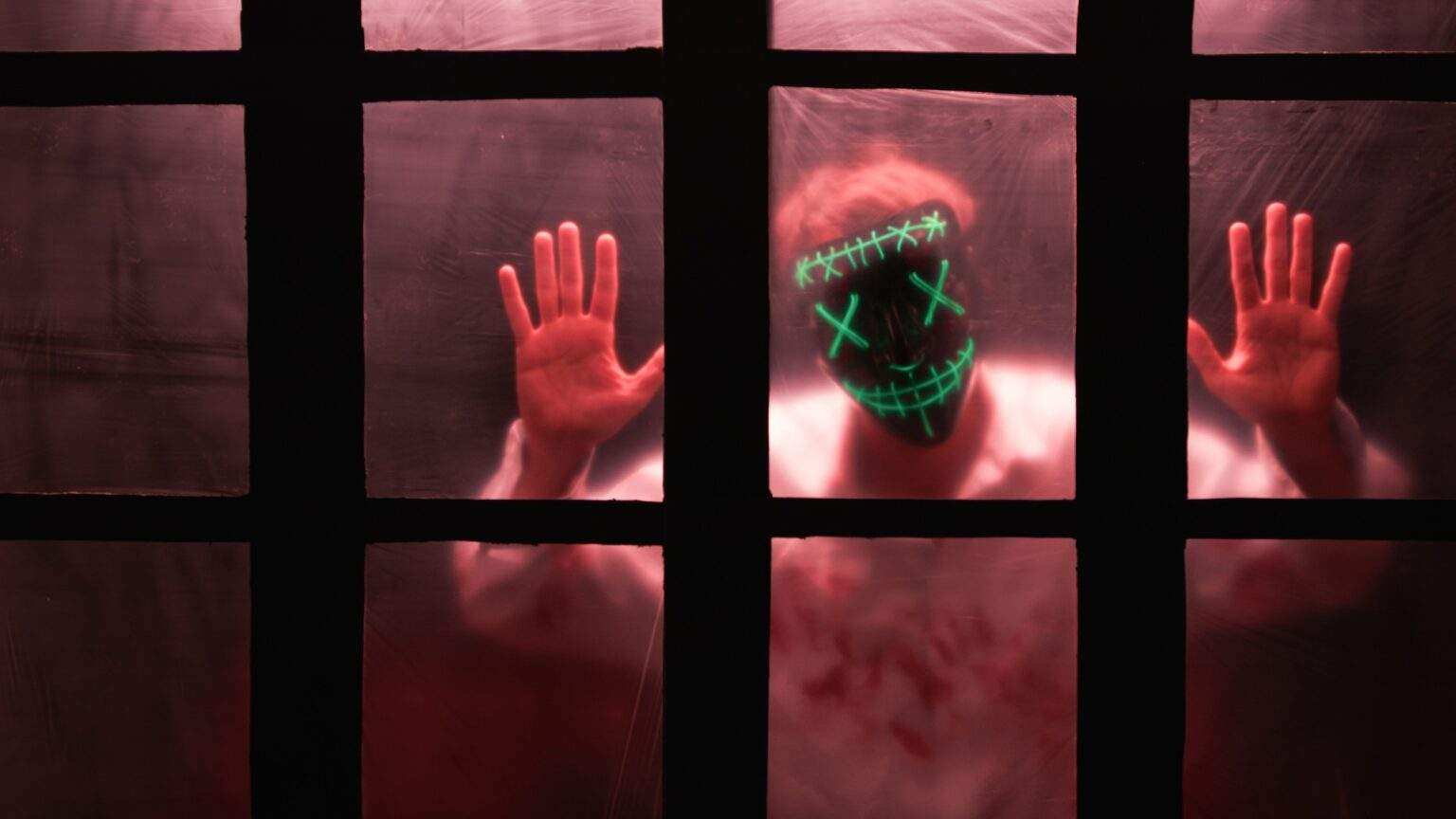 Guide complet des ennemis de l’arène des mages et de leurs emplacements Trapped Monster With Flashing Lights In The Prison