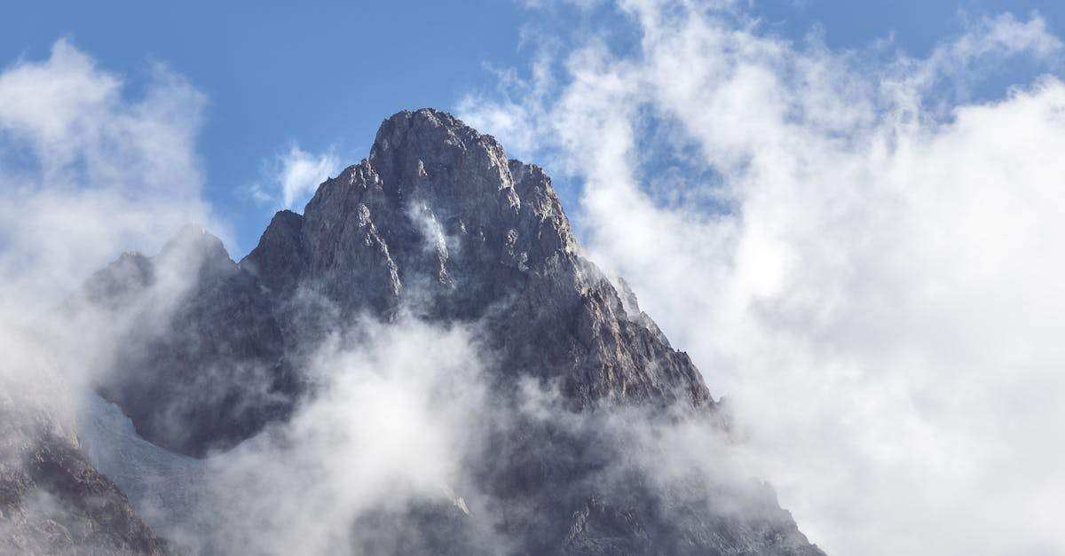 découvrez l’air gap security, une méthode de cybersécurité qui isole physiquement les réseaux et systèmes pour protéger efficacement vos données sensibles contre les cyberattaques et les accès non autorisés.