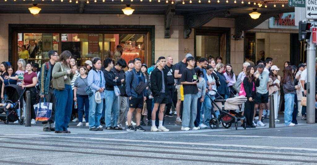 qu’est-ce que le wi-fi public et comment l’utiliser en toute sécurité ? découvrez comment utiliser le wi-fi public en toute sécurité, les risques potentiels et les meilleures pratiques pour protéger vos données lors de vos connexions dans les lieux publics.